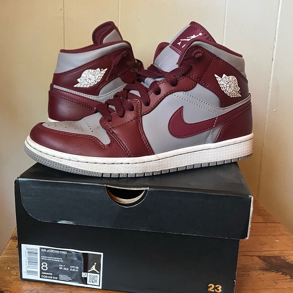 Nike Air Jordan 1 Mid